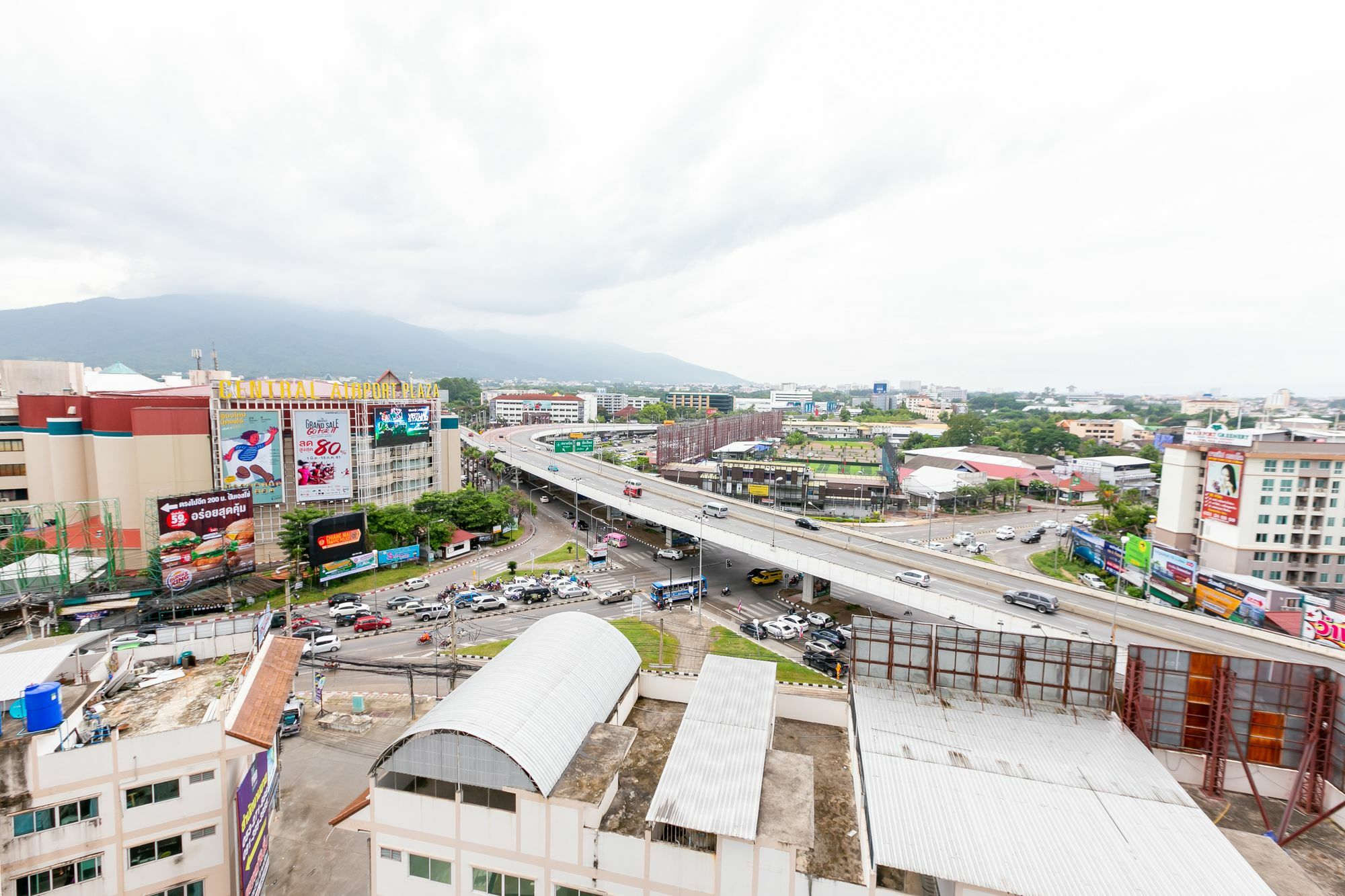 Locals Prio ChiangMai Central Airport Plaza Chiang Mai Exterior foto